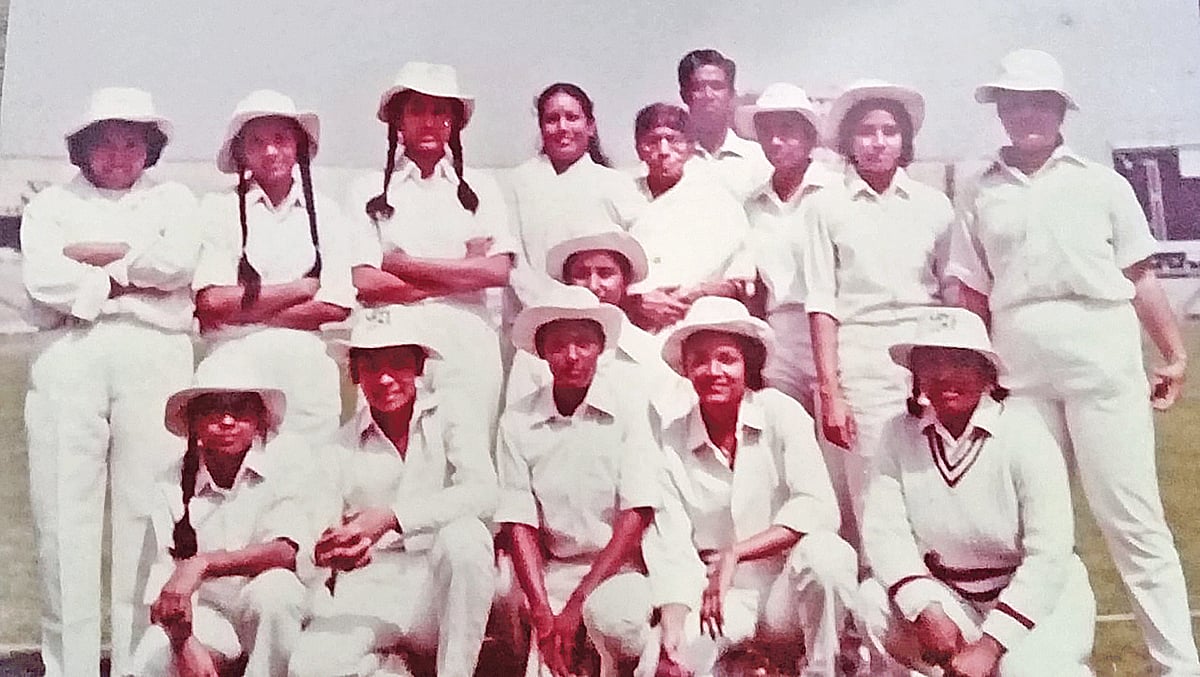 ক্রিকেটে কত কিছুতে তো মেয়েরাই প্রথম