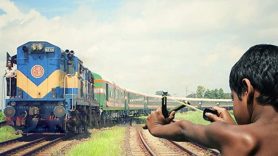 ঈদযাত্রায় ট্রেনে পাথর নিক্ষেপ বেড়ে গেল কেন