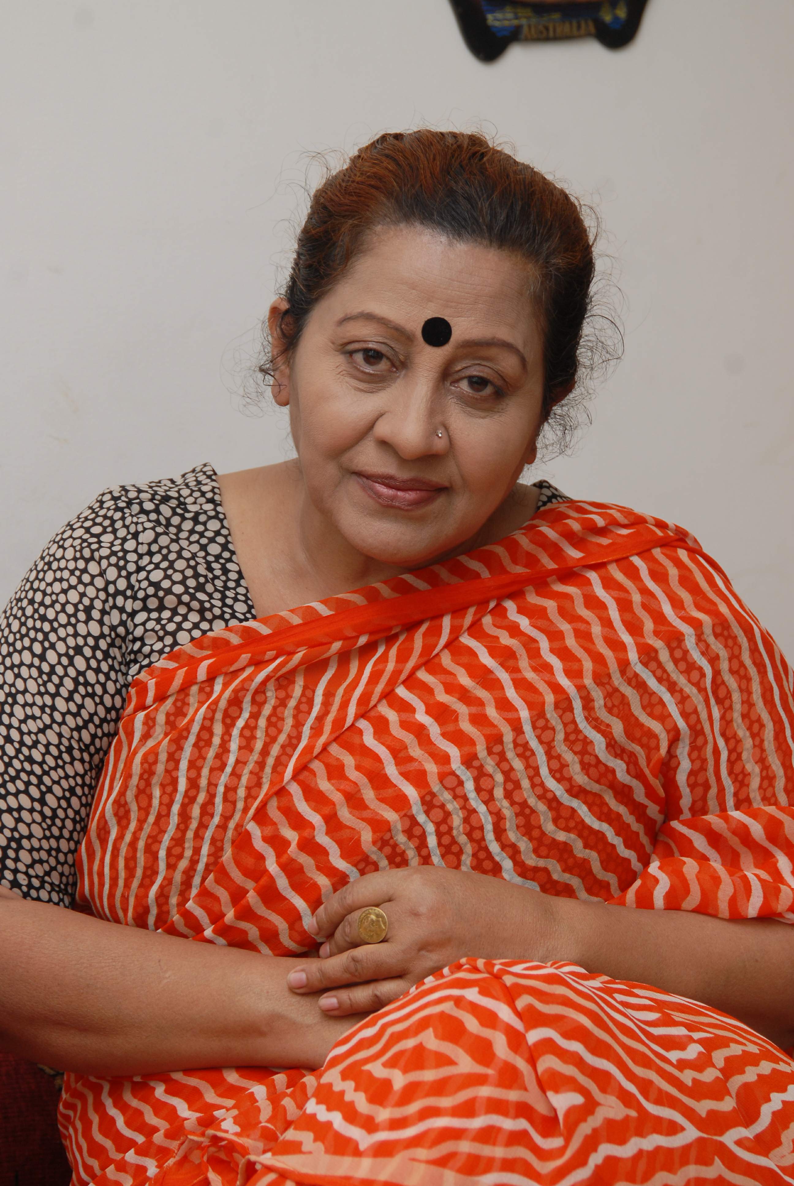 অভিনেত্রী আনোয়ারা 