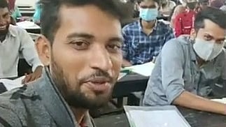 কালীগঞ্জ উপজেলা ছাত্রলীগের সাধারণ সম্পাদক মনির হোসেনের ফেসবুকের লাইভ ভিডিও থেকে নেওয়া স্ক্রিনশট