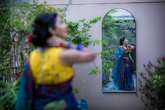 সাদামাটা জিনিসে তৈরি হচ্ছে নিরীক্ষাধর্মী গয়না 