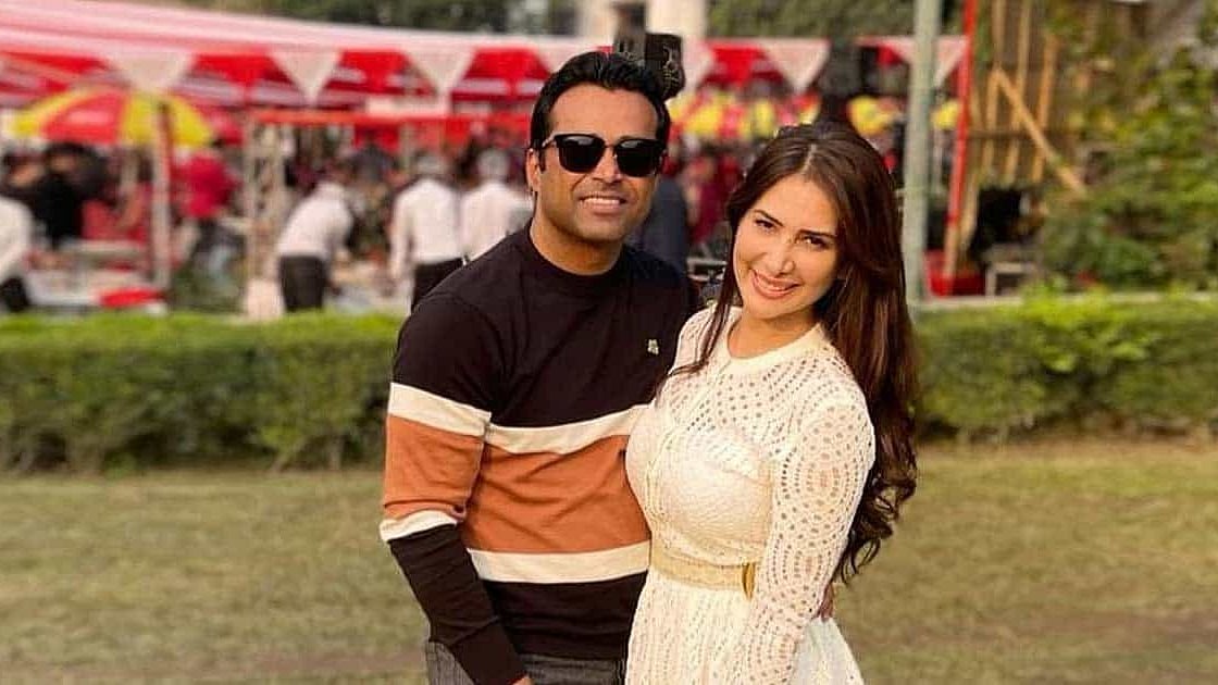 টেনিস খেলোয়াড় লিয়েন্ডার পেজ ও অভিনেত্রী কিম শর্মা