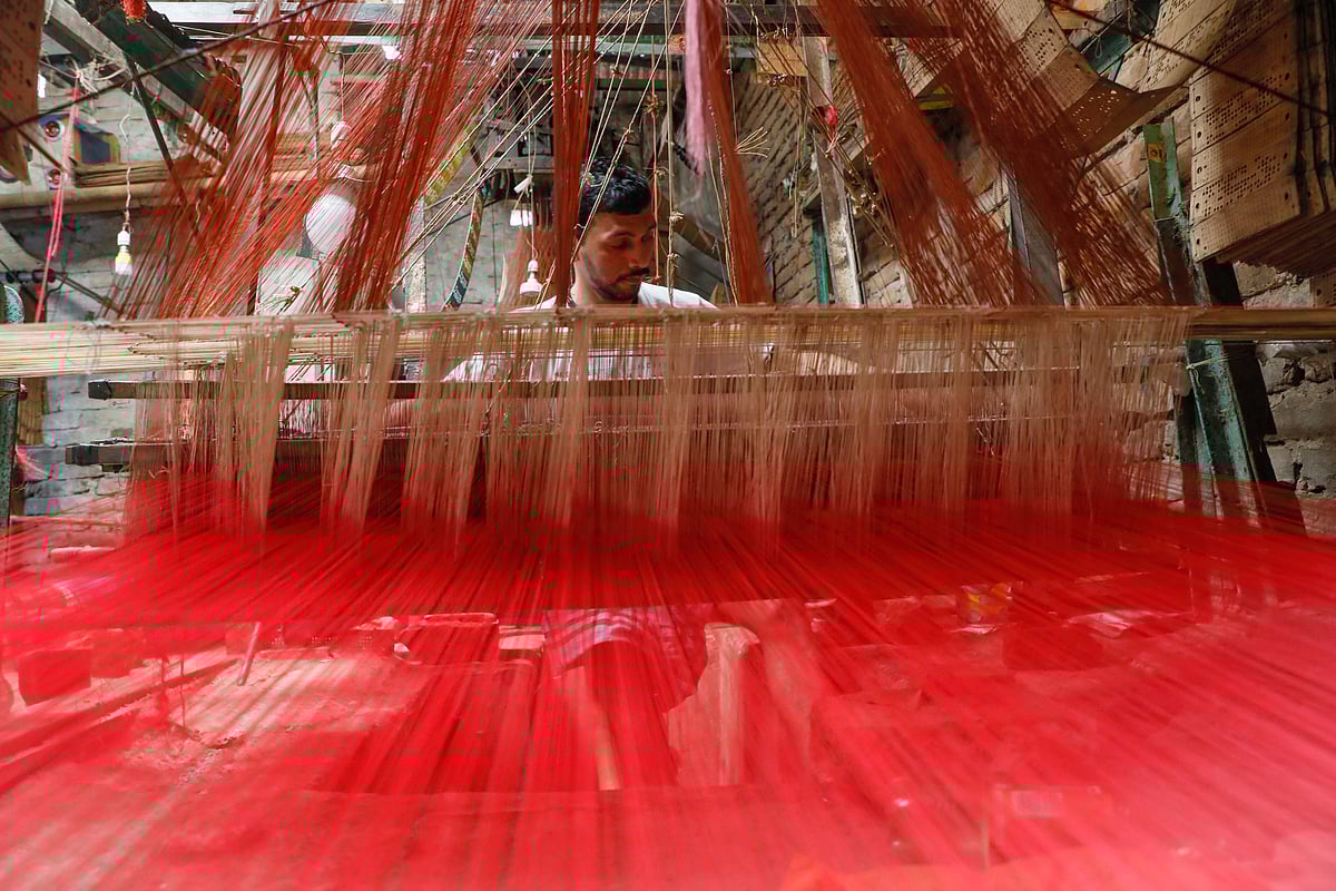 বেনারসি বয়নশিল্পের রুগ্ণ দশা