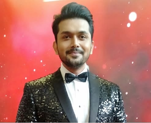 আরিফিন শুভর ঝলমলে লুক