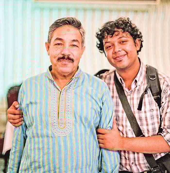 বাবা–ছেলে দুজনই প্রকৌশলী