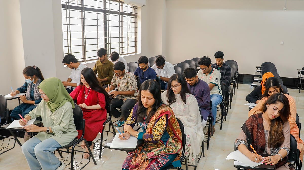 প্রতীকী ছবি: সাবিনা ইয়াসমিন