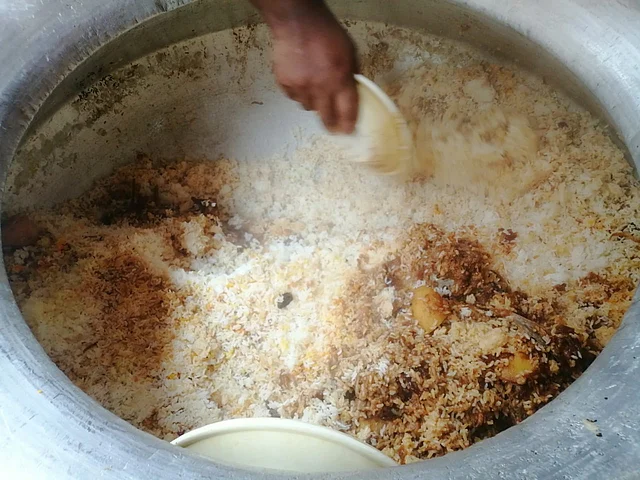 যোগ হয়েছে খাসির কাচ্চি বিরিয়ানি
