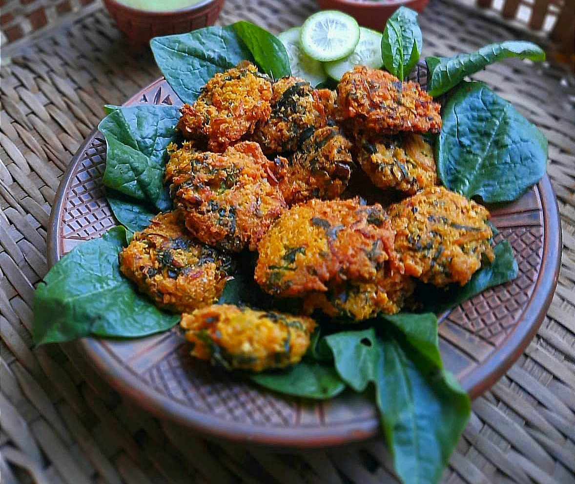 বর্ষার বিকেলে চাই মচমচে পুঁই চিংড়ির পেঁয়াজু