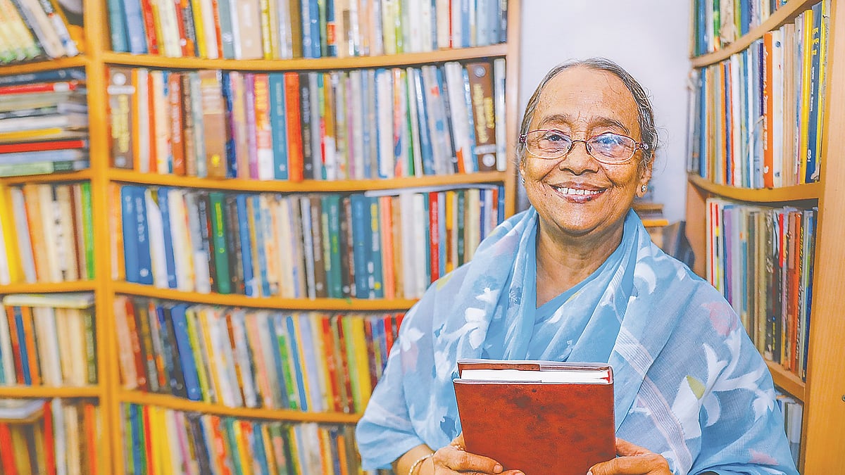 নিজের বাসায় সেলিনা হোসেন, ৭ জুন ২০২২। ছবি: সাবিনা ইয়াসমিন