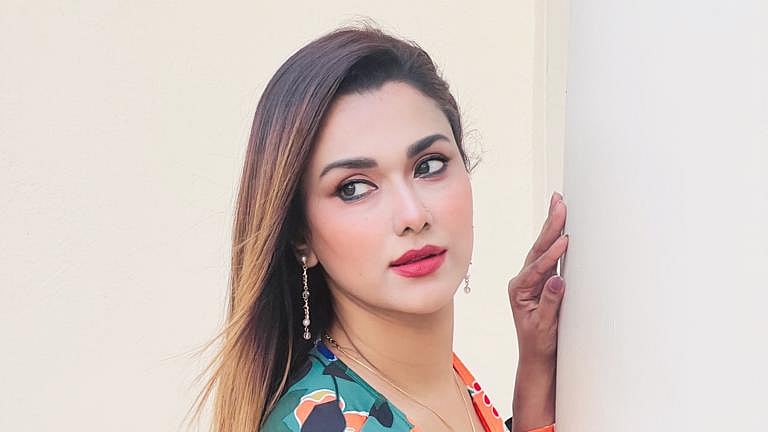 চিত্রনায়িকা ববি