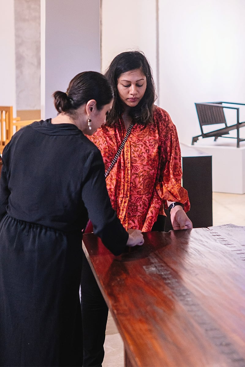 আসবাবের আলাপচারিতা