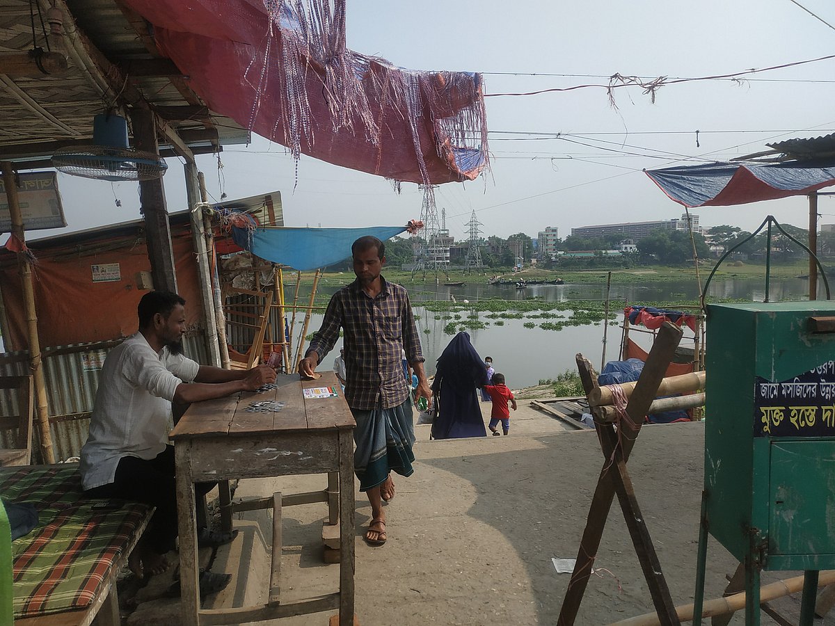  প্রথম আলো