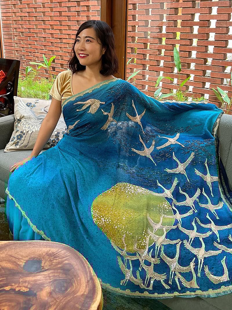 শাড়িতে ভিনদেশি