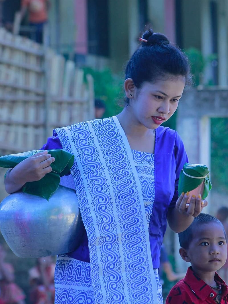 বেড়িয়ে আসুন প্রাণের প্রাচুর্য্যে ভরপুর সিঙ্গিনালার মারমা গ্রাম থেকে
