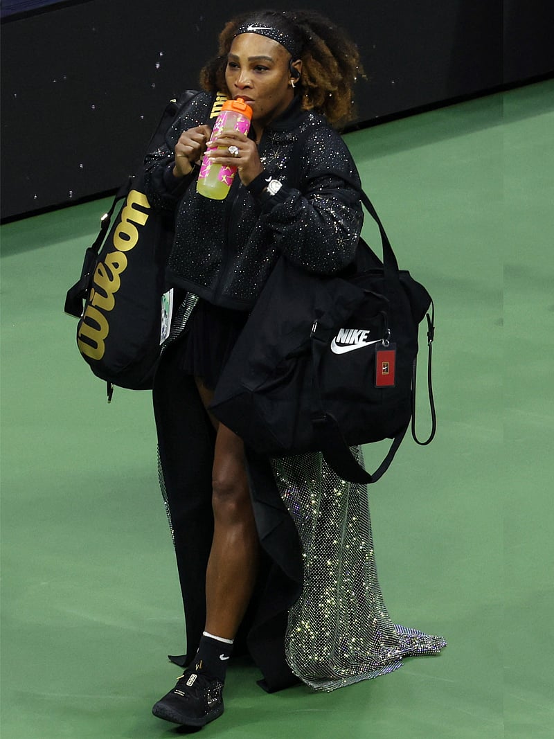 ফ্যাশন স্টেটমেন্টে মাত করলেন সেরেনা