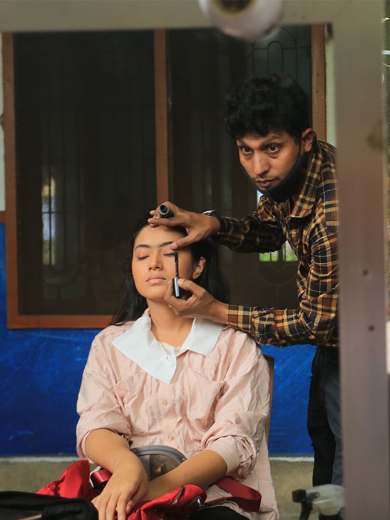 দৃশ্যের সঙ্গে সামঞ্জস্যপূর্ণ মেকওভার