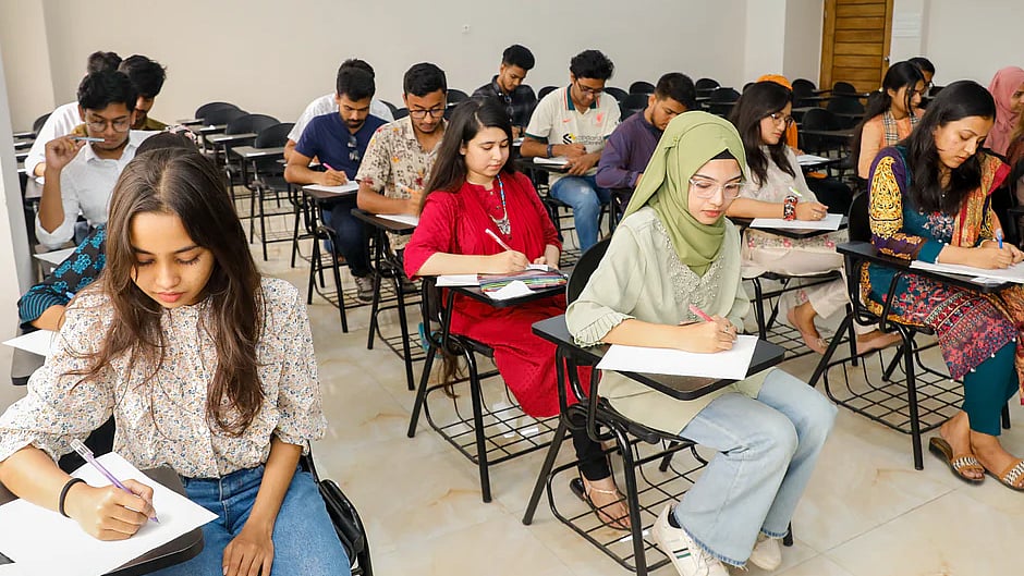 প্রতীকী ছবি: সাবিনা ইয়াসমিন