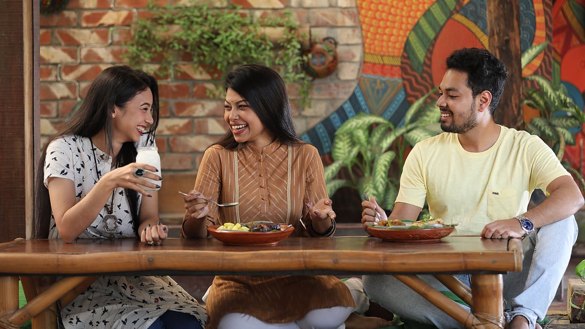 মডেল: নাজিয়া, রাসিকা ও আসিফ, ছবি: সুমন ইউসুফ