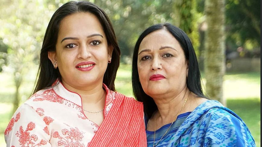 ঈশিতা ও তাঁর মা জাহানারা রশীদ