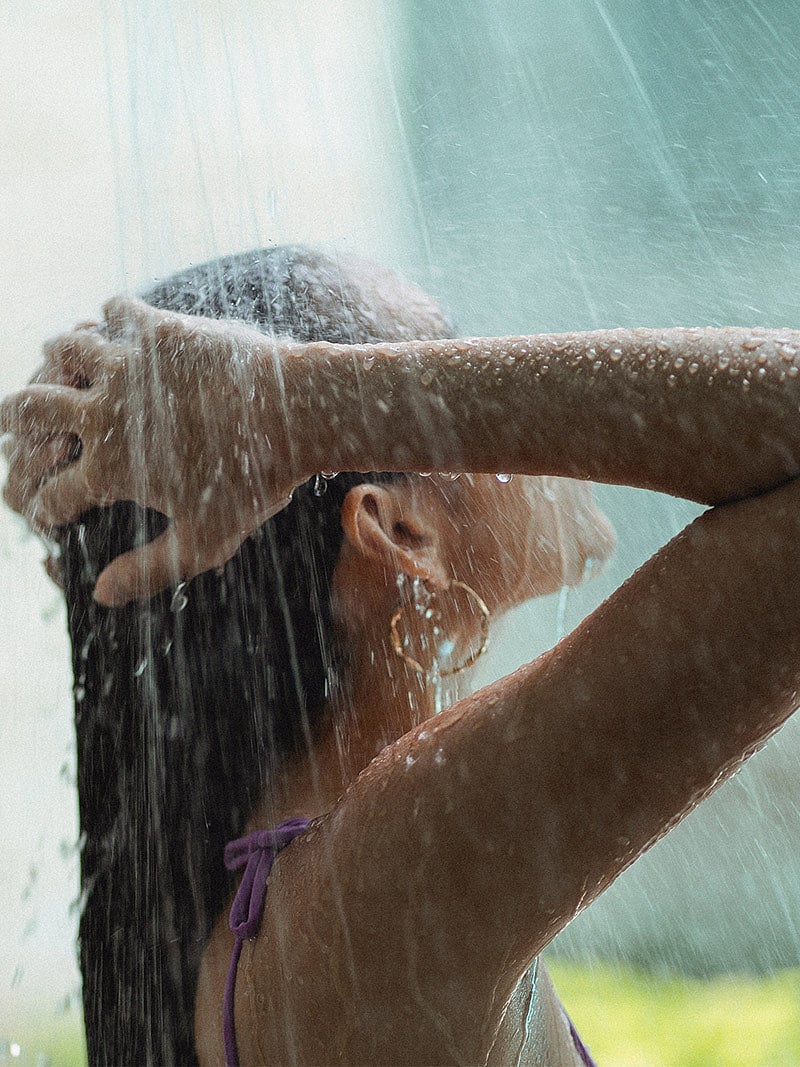 চুলের যত্নে শাওয়ার রুটিন