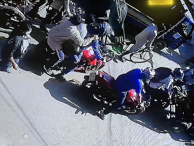 আদালত চত্বর থেকে দুই জঙ্গিকে ছিনিয়ে নেওয়ার মামলায় তিন আসামি কারাগারে