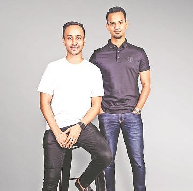 শিখোর প্রতিষ্ঠাতা শাহীর চৌধুরী (বাঁয়ে) ও জিশান জাকারিয়া