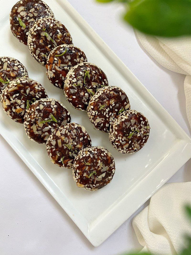 শবে বরাত স্পেশাল: খেজুর–বাদামের বরফি