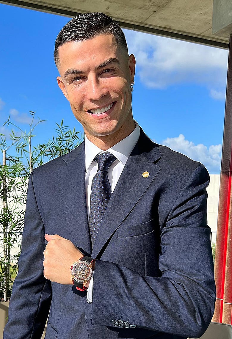 সিআরসেভেন-এর আইকনিক ঘড়ি