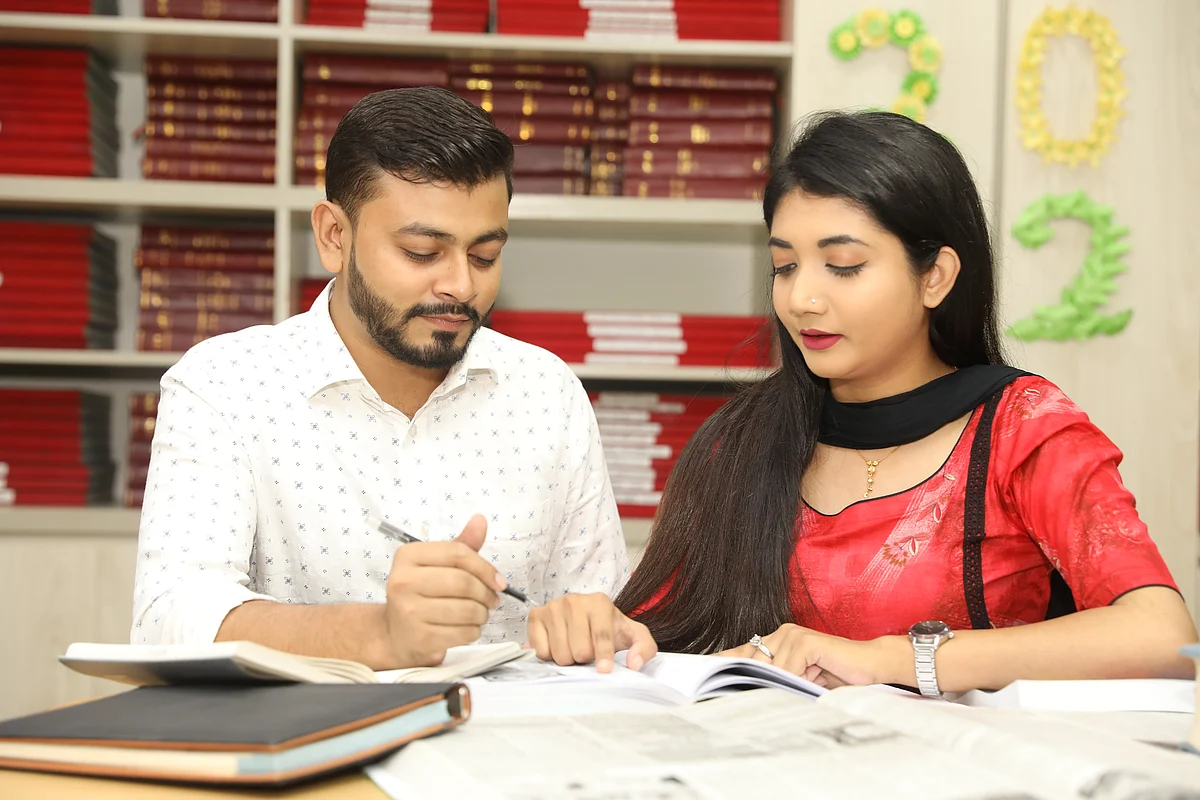 মডেল: ইয়াসফি ও হাদীছবি: প্রথম আলো