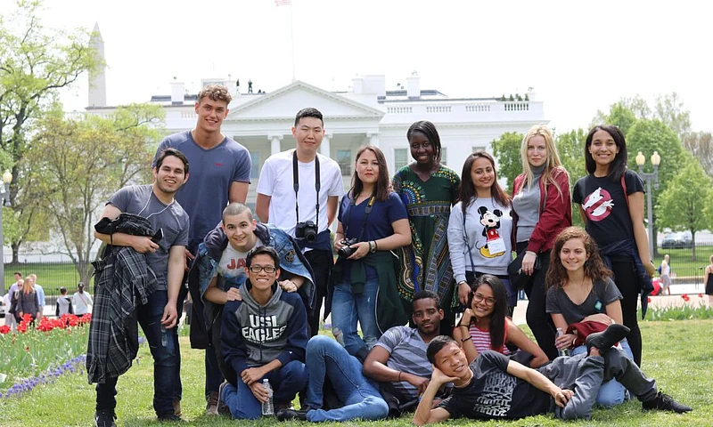 শিক্ষার্থীদের নানা অনুমানকে প্রশ্নবিদ্ধ করতে, বিচিত্র তথ্যসূত্র একত্র করতে এবং নতুন সমাধান উদ্ভাবন করতে হয় শিক্ষাজীবনে। 