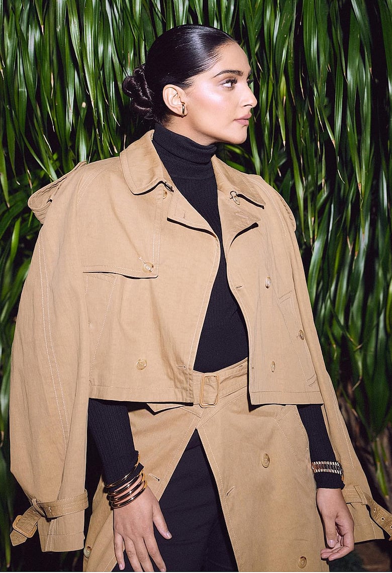 সোনমের লেয়ারিং ফ্যাশন