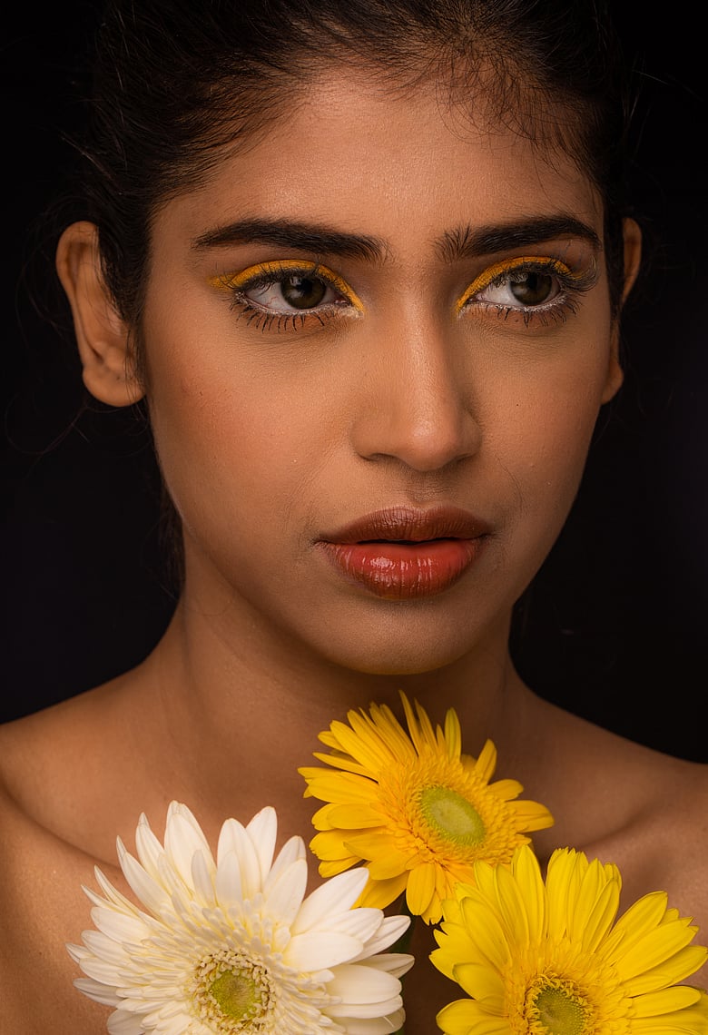 ত্বকের যত্নে ফুল