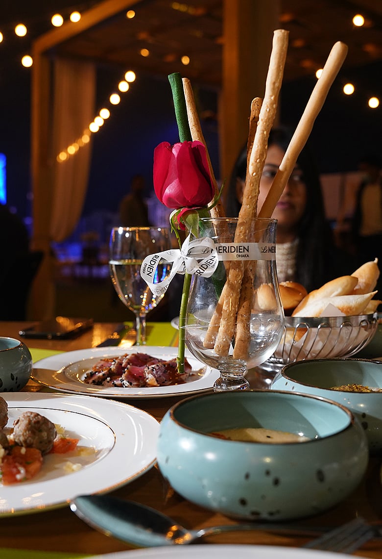 অনন্ত সন্ধ্যায় স্বাদের উদ্‌যাপন