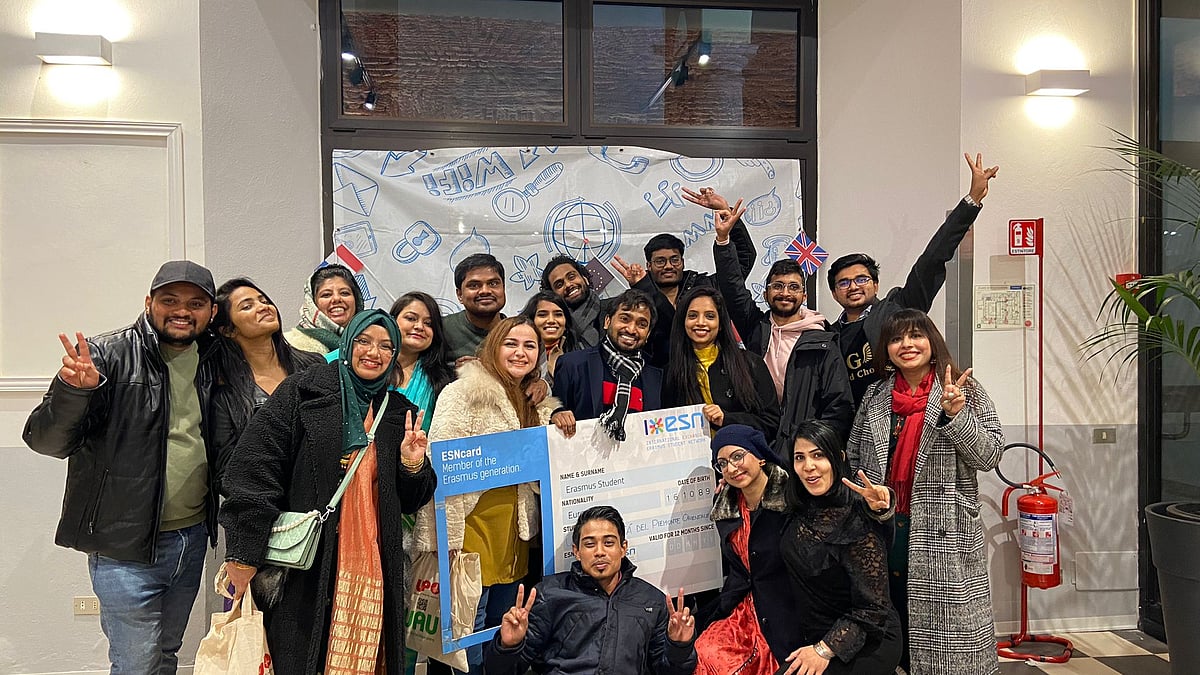 ইতালিতে পড়তে যাওয়া বিভিন্ন দেশের শিক্ষার্থীরা