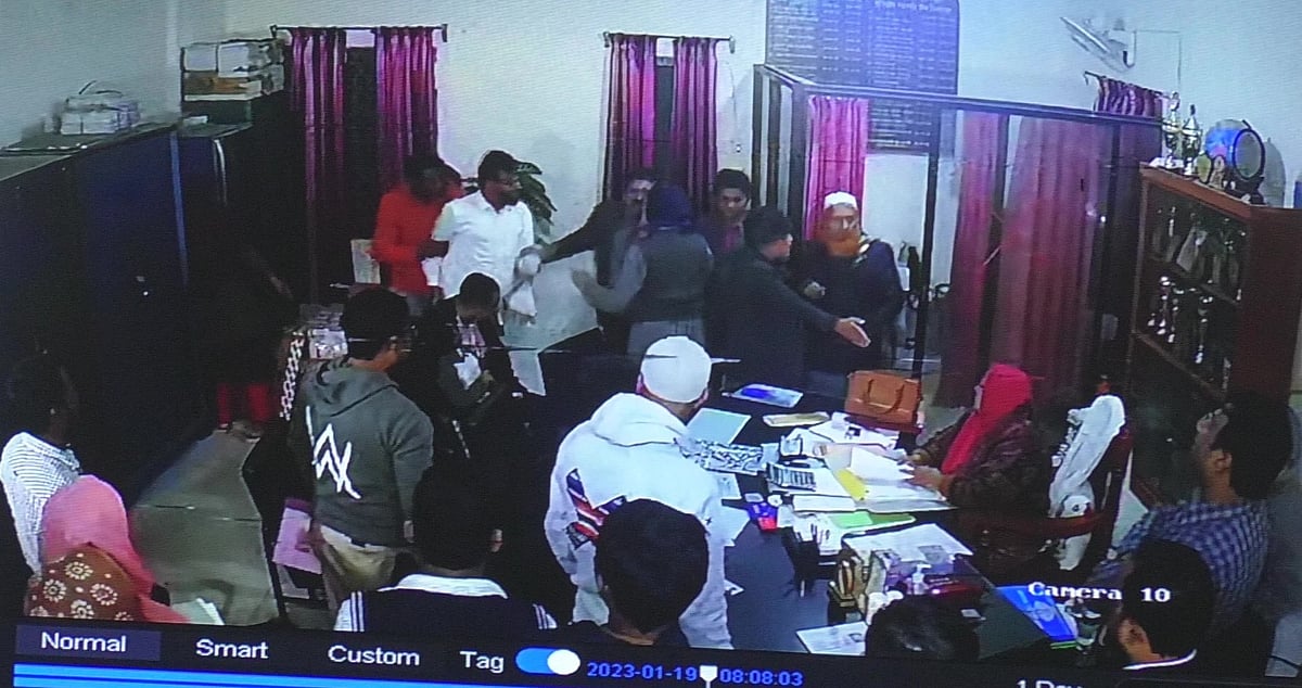 ছবি: সিসিটিভি ফুটেজ থেকে নেওয়া