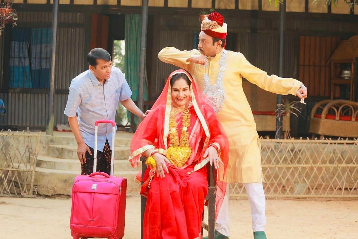 আজিজুল হাকিম, শাহনাজ খুশি ও প্রান রায়। ছবি: সংগৃহীত