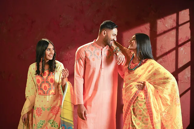 পোশাকটি যেন বছরজুড়ে পরা যায়, সেভাবেই করা হয়েছে ডিজাইন 