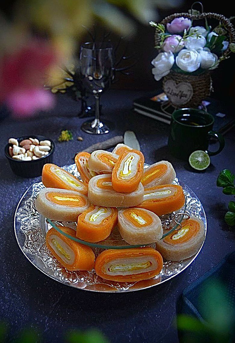 বাসন্তী আমেজে ডিম-সুন্দরী পানতোয়া পিঠা