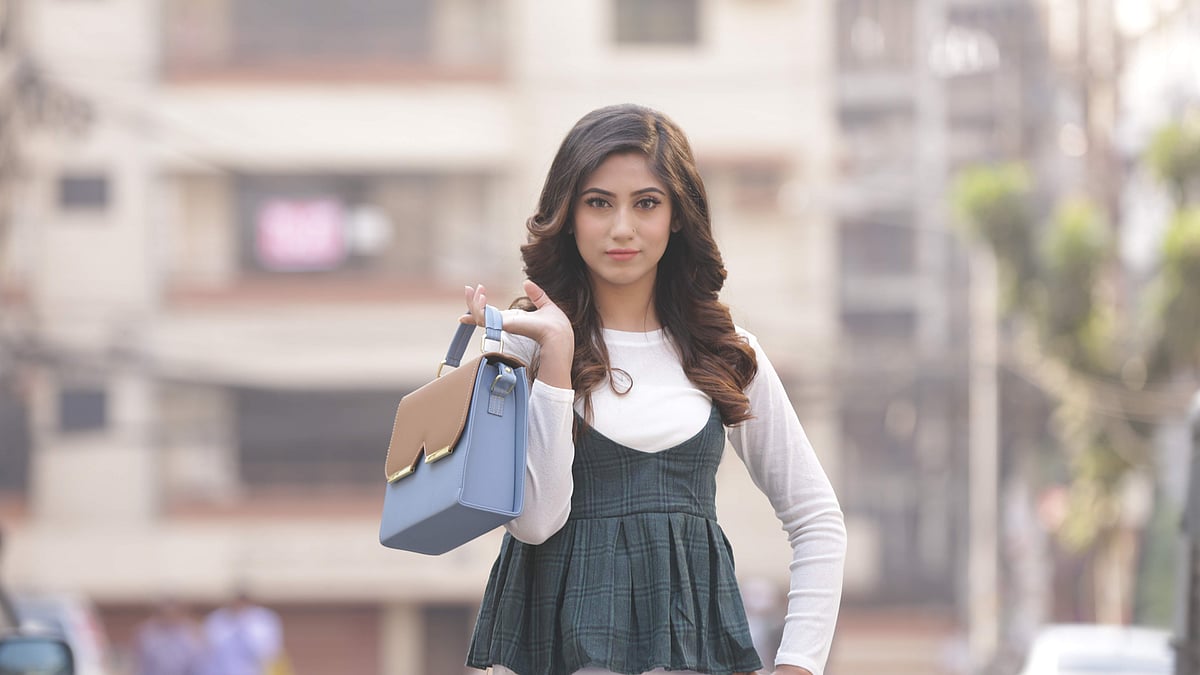 ছবি : নকশা