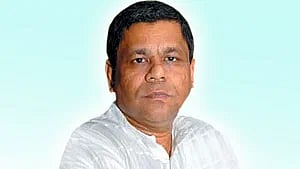 জাতীয় প্রেসক্লাবের সাবেক সভাপতি  শওকত মাহমুদ আটক