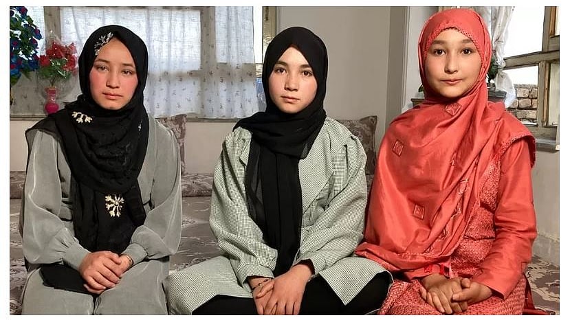 হাবিবা, মাহতাব আর তামান্না (বাম থেকে ডানে)। 