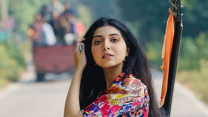 গায়িকা পড়শী। ছবি: ফেসবুক থেকে