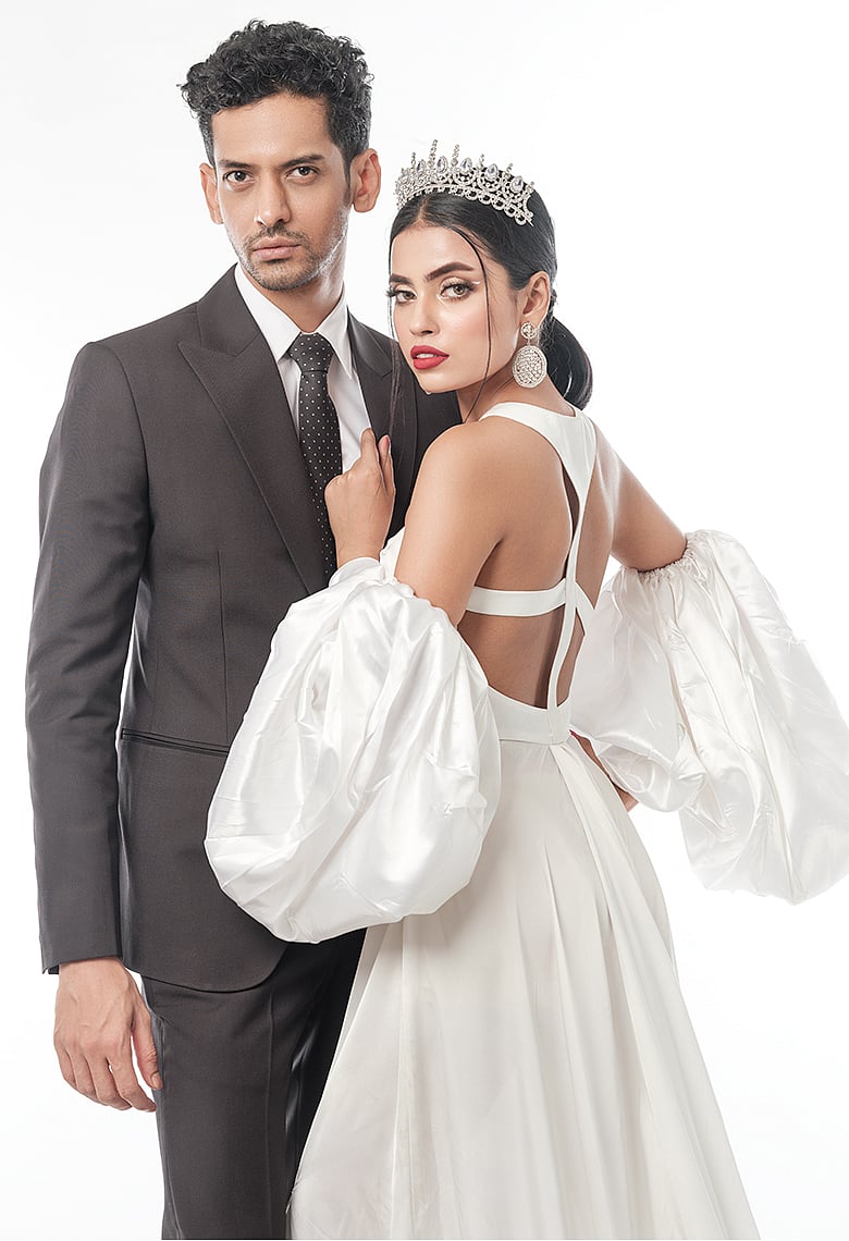 মূল পর্বে আজরা মাহমুদের দুই মডেল