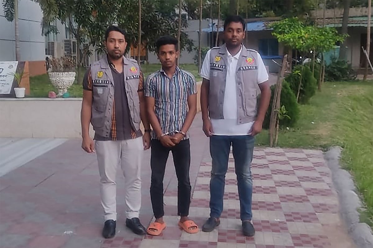 ছবি: গোয়েন্দা পুলিশের সৌজন্যে