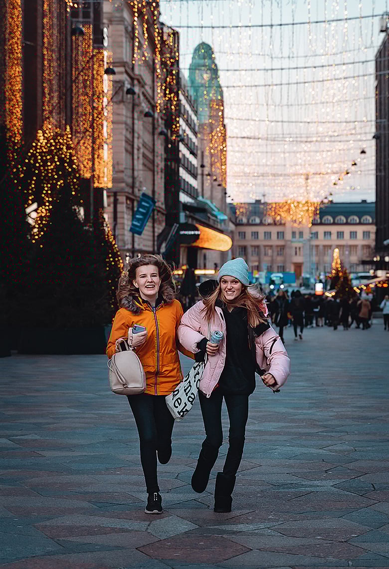 যেমন জীবন কাটান পৃথিবীর সবচেয়ে সুখী দেশের মানুষেরা