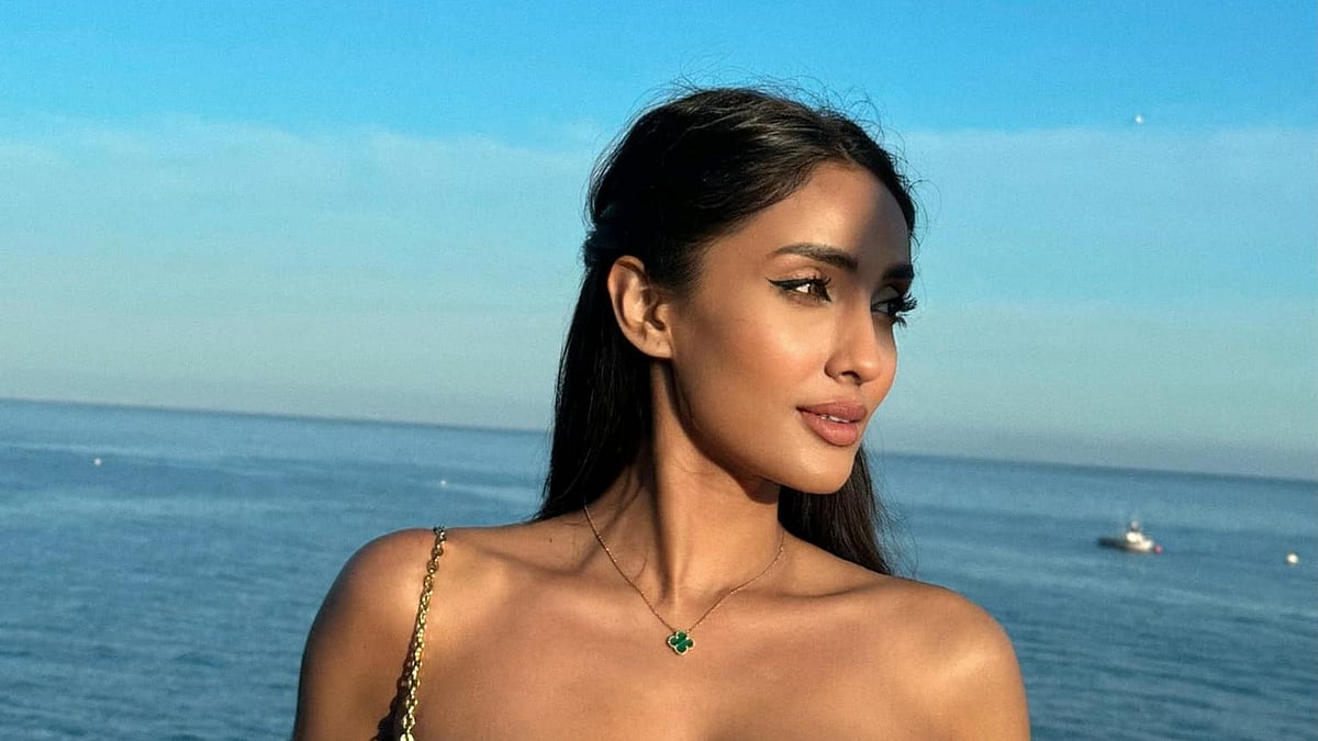 ছবি : মিথিলার ফেসবুক