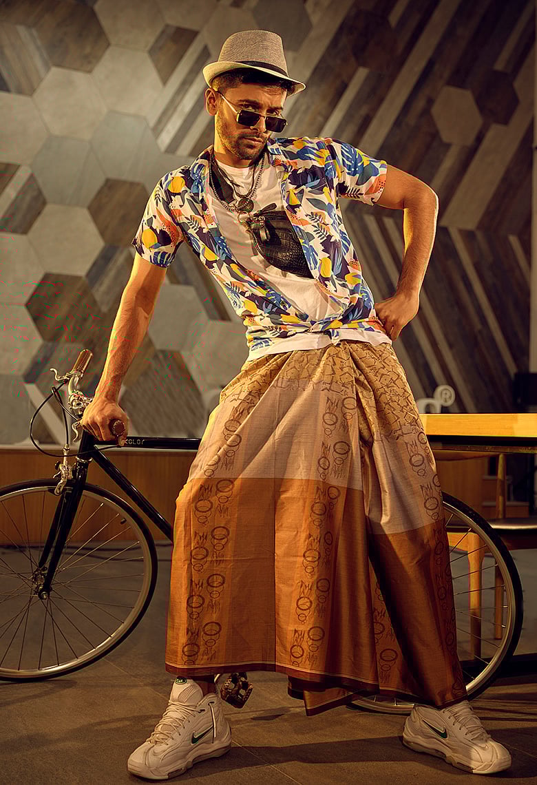 হাই ফ্যাশনে লুঙ্গি