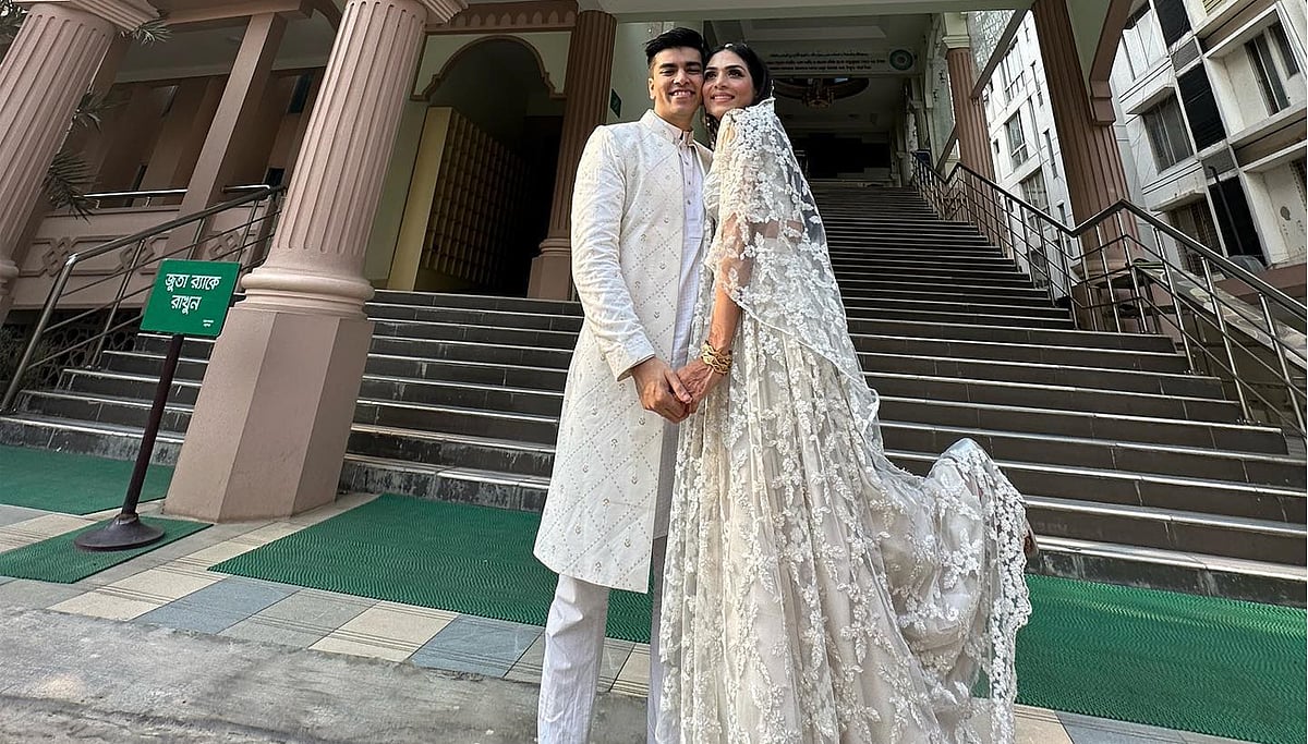 আভিজাত্যময় সাদা পোশাকে বিয়ে সারলেন সালমান মুক্তাদির