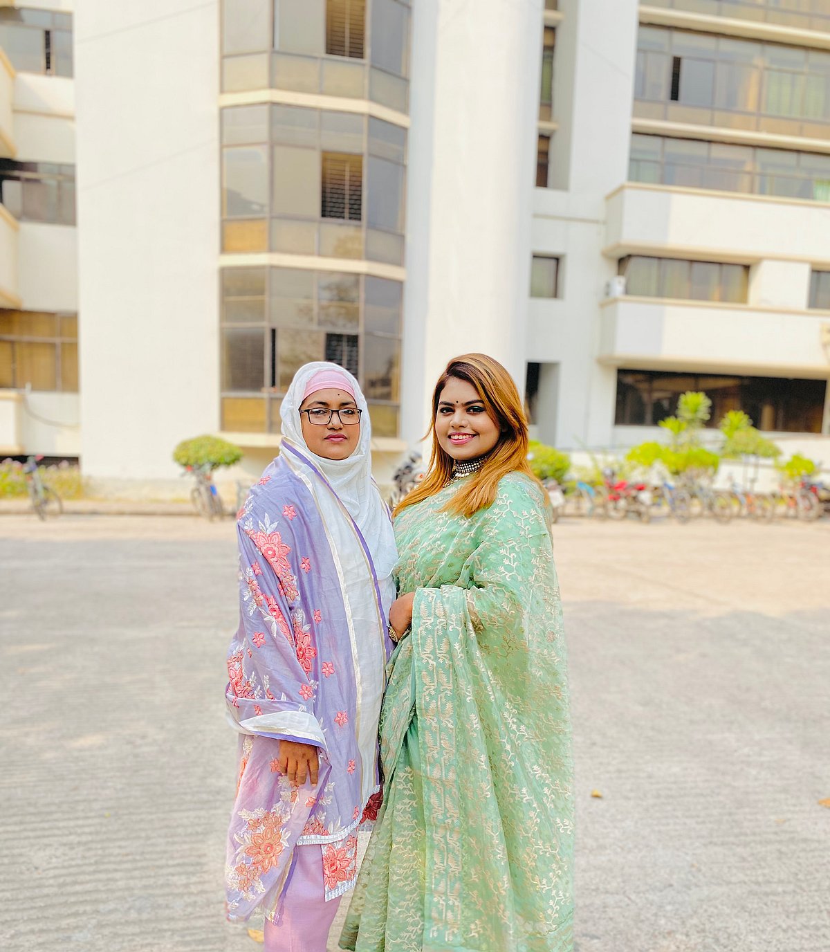 মায়ের সঙ্গে লেখক