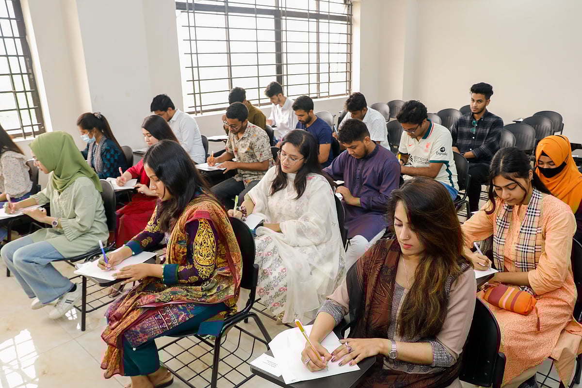 সিনিয়র অফিসারের ১৫৫৪ পদের লিখিত পরীক্ষার তারিখ প্রকাশ